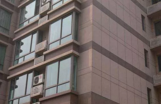 華喆仿石漆分享:真石漆與干掛石材組合，每一面都是視覺驚嘆！